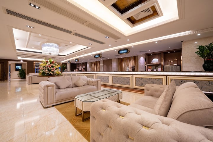 Grand Dragon Hotel