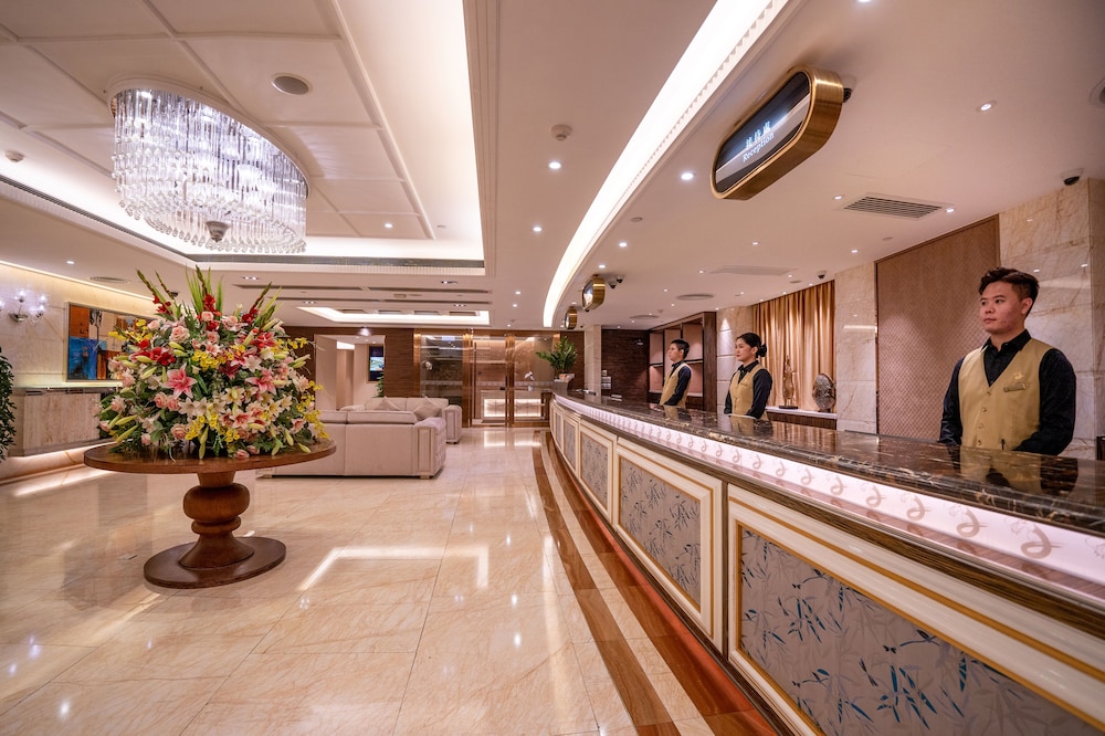 Grand Dragon Hotel