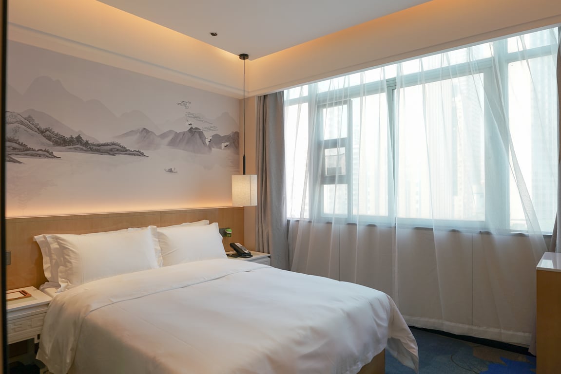 Paco Hotel (Shenzhen Luohu Port Station Branch)