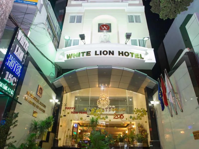 WHITE LION HOTEL