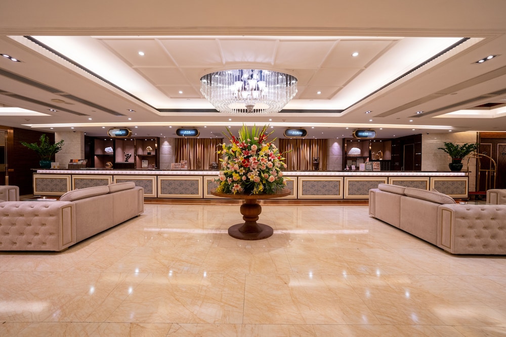 Grand Dragon Hotel
