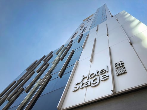 hotel-stage